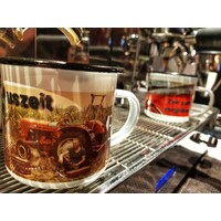 Emaillebecher ,,Treckerfahrer dürfen das!" (2)