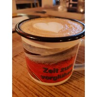 Emaillebecher ,,Treckerfahrer dürfen das!" (5)