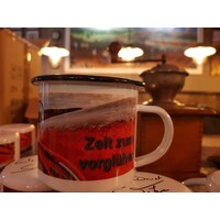 Emaillebecher ,,Treckerfahrer dürfen das!" (9)