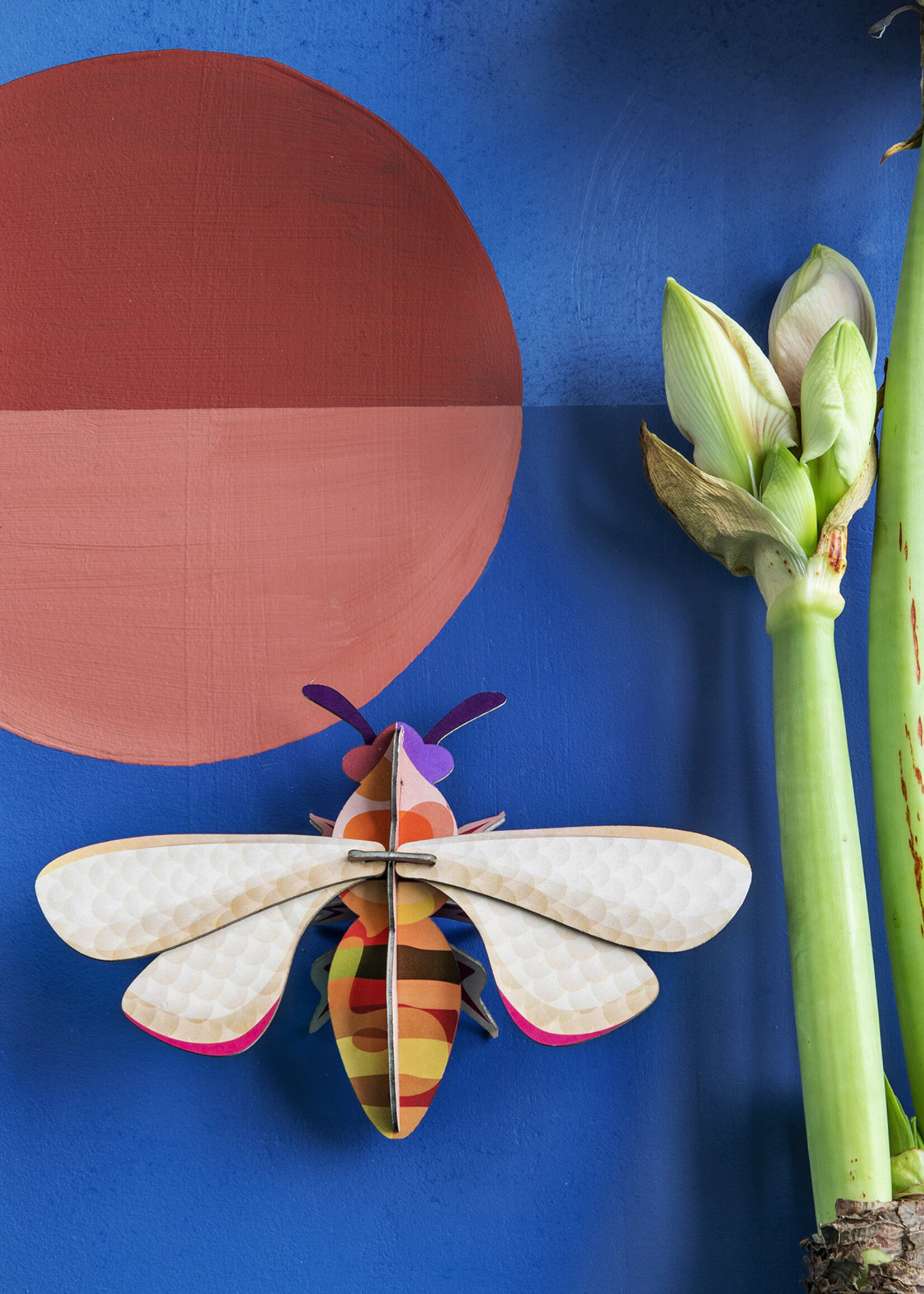 DIY WALL DECORATION - Honey Bee