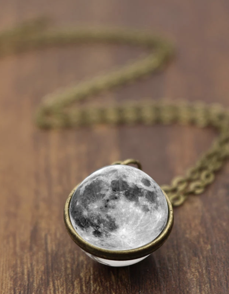 Animaux Spéciaux ILLUMINATING MOON NECKLACE