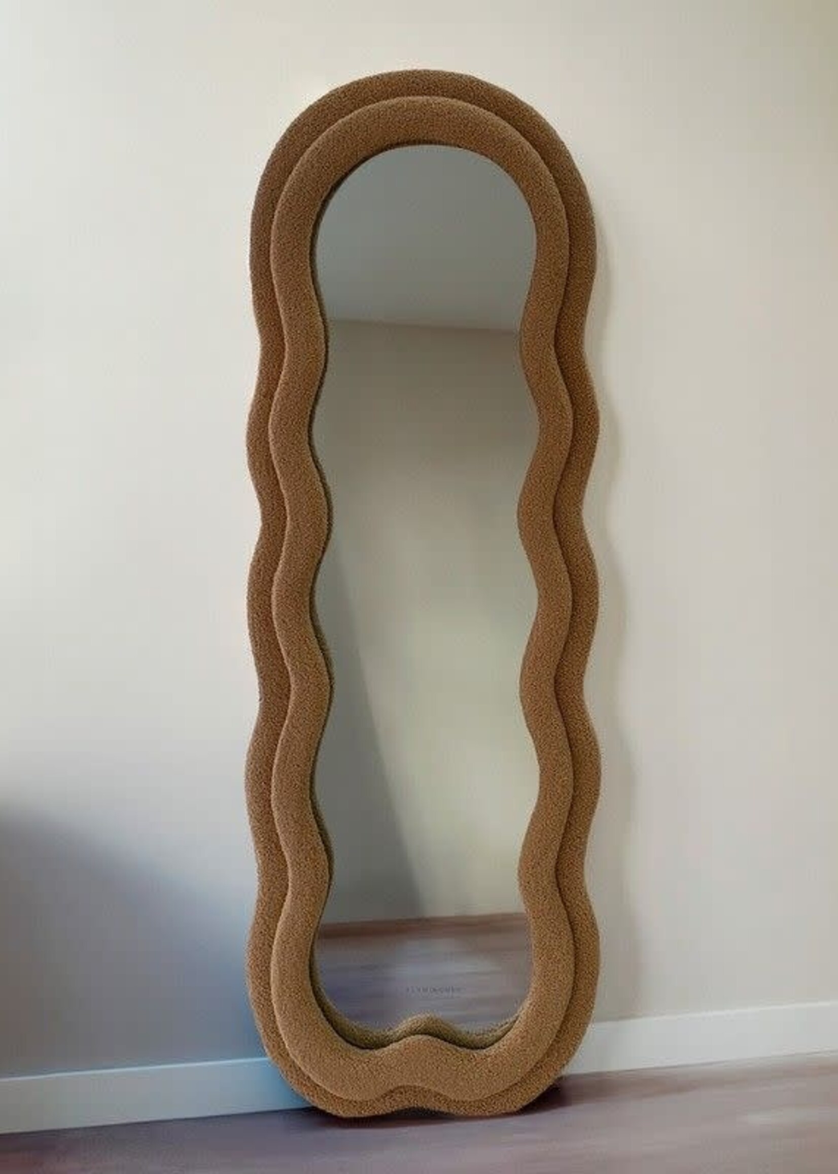 Flamingueo CHARLOTTE - Miroir ondulé, cadre en polaire