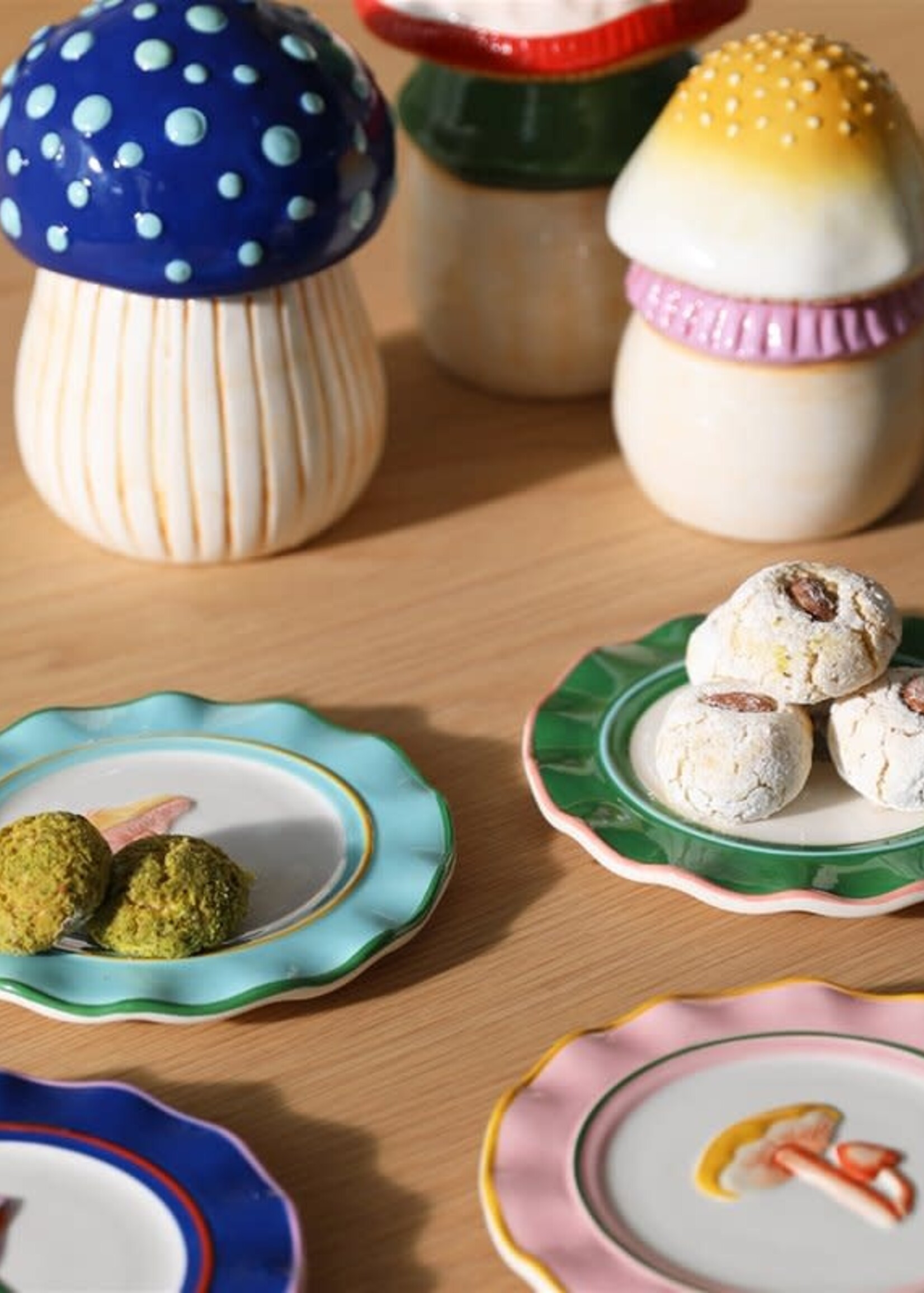 &klevering Quatre petites assiettes Magic Mushroom aux motifs de champignons
