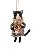 Vilten kersthanger kat met koffie en croissant