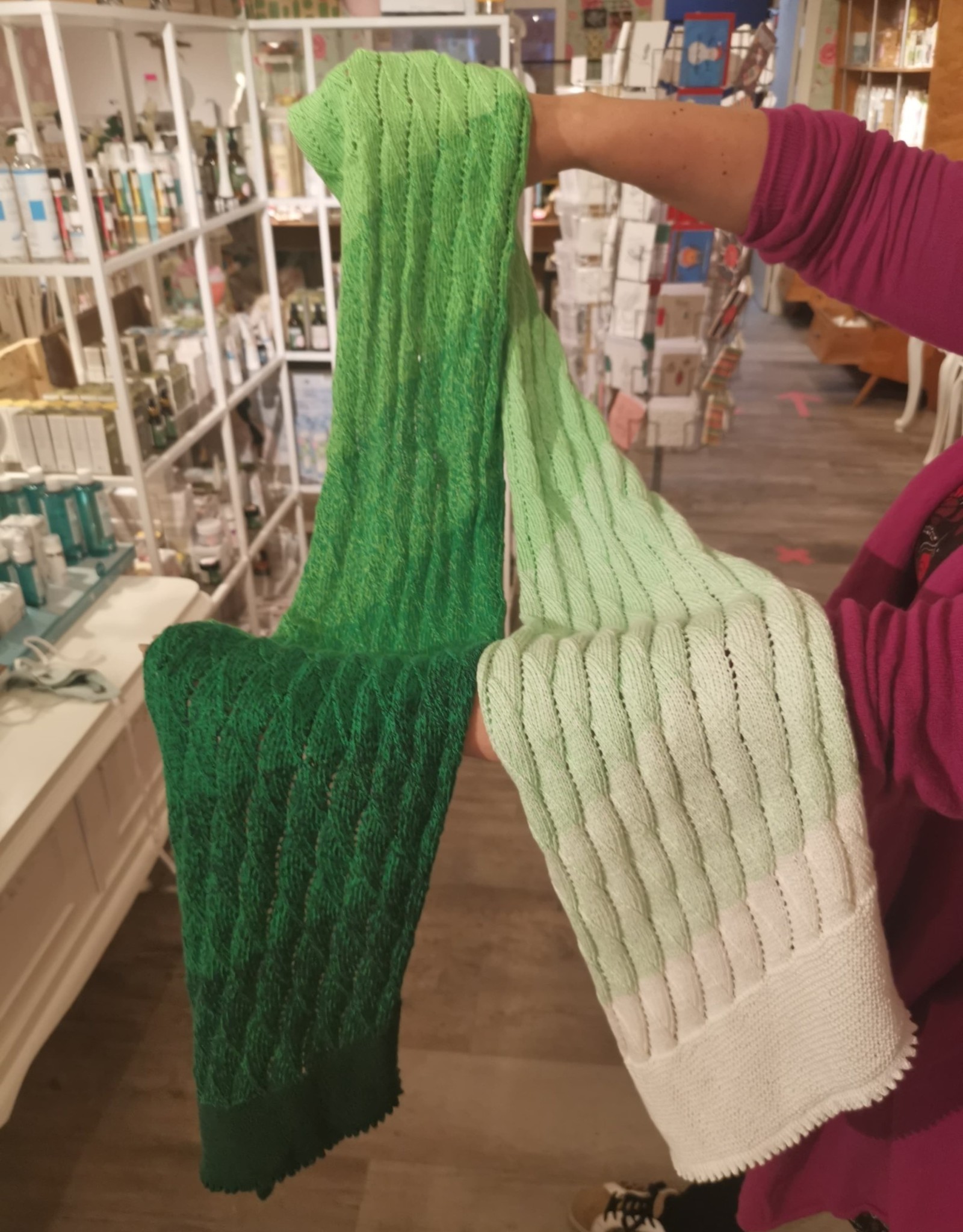 Roos met Witte Stippen Homemade sjaal regenboog groen 100% katoen