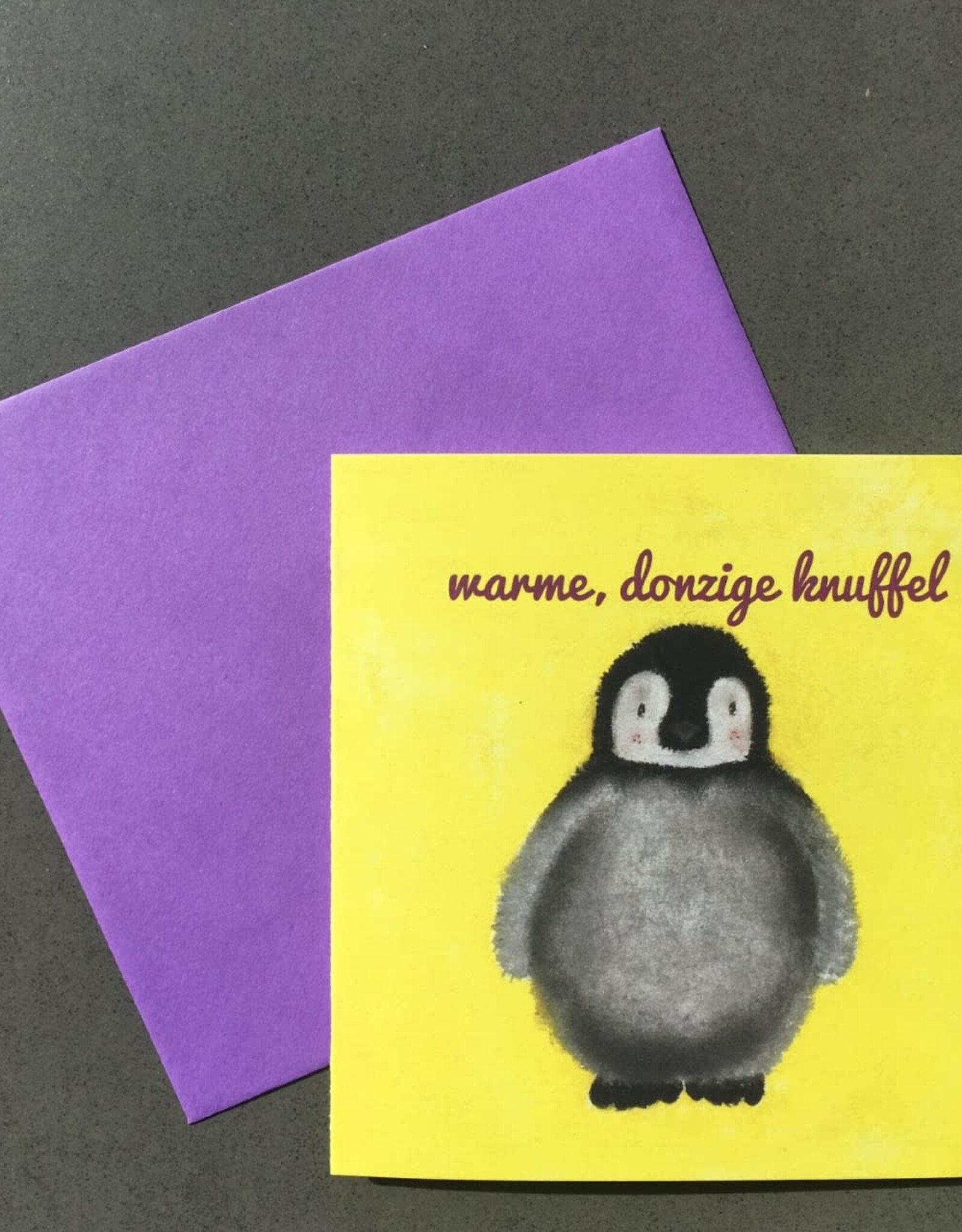 snoetjes vol sproetjes Kaartje Pinguin vierkant - warme donzige knuffel