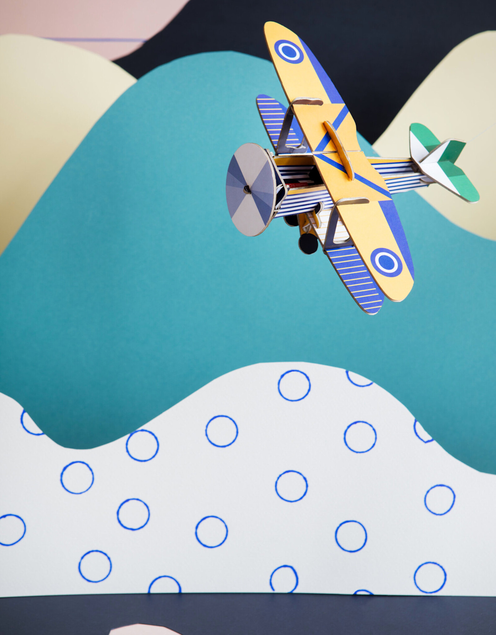 Studio Roof Cool classic plane - papieren vliegtuig - Studio Roof