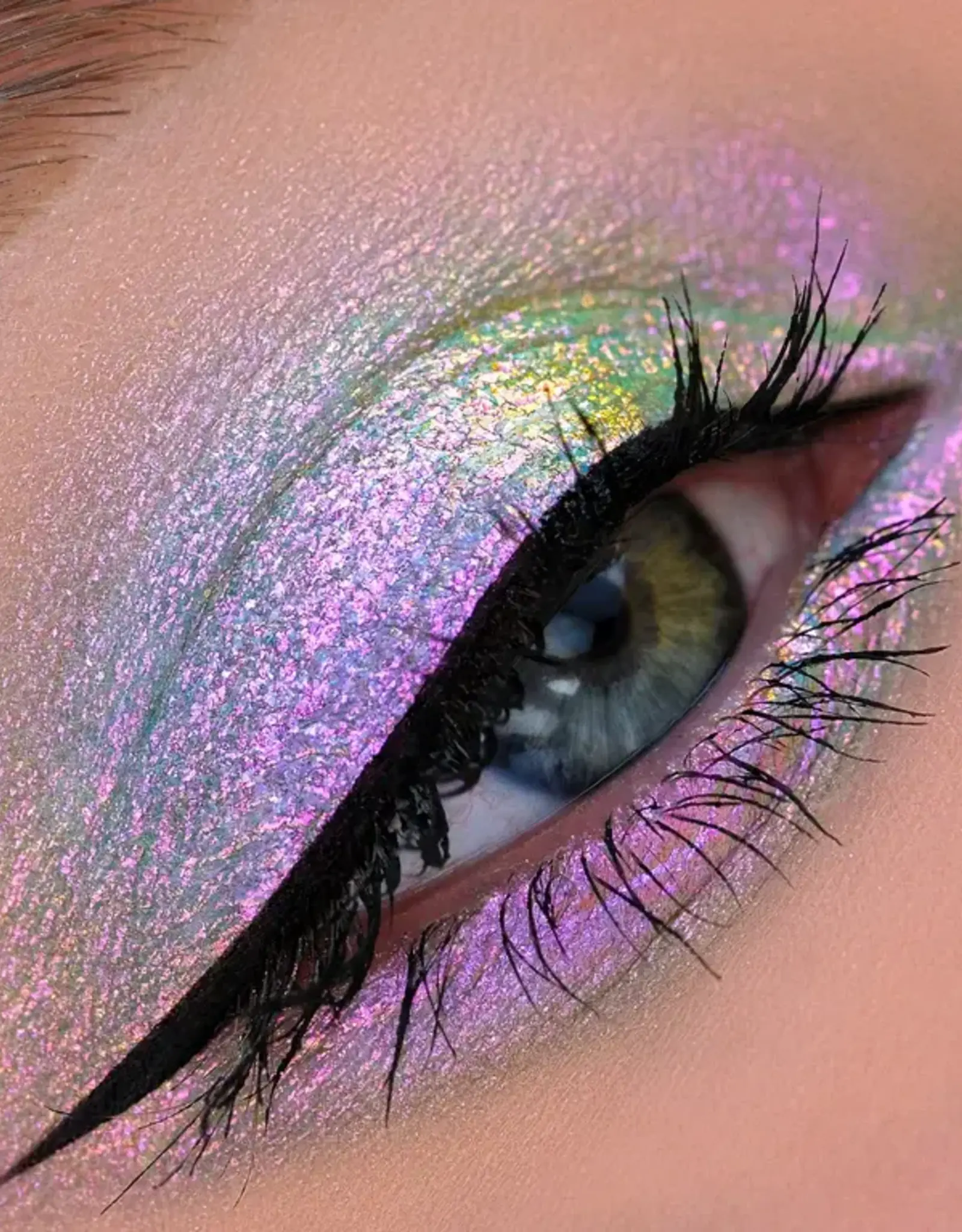 karla cosmetics Bossy Boots Opal Moonstone Multichrome Loose Eyeshadow