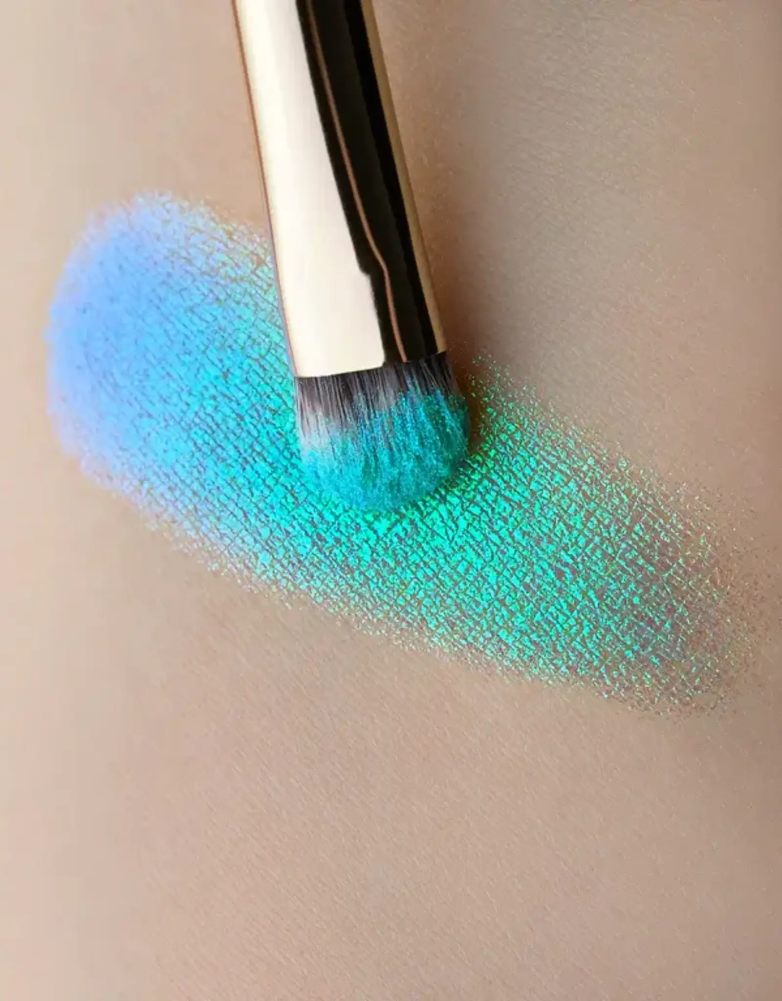 karla cosmetics Clever Clogs Opal Moonstone Multichrome Loose Eyeshadow