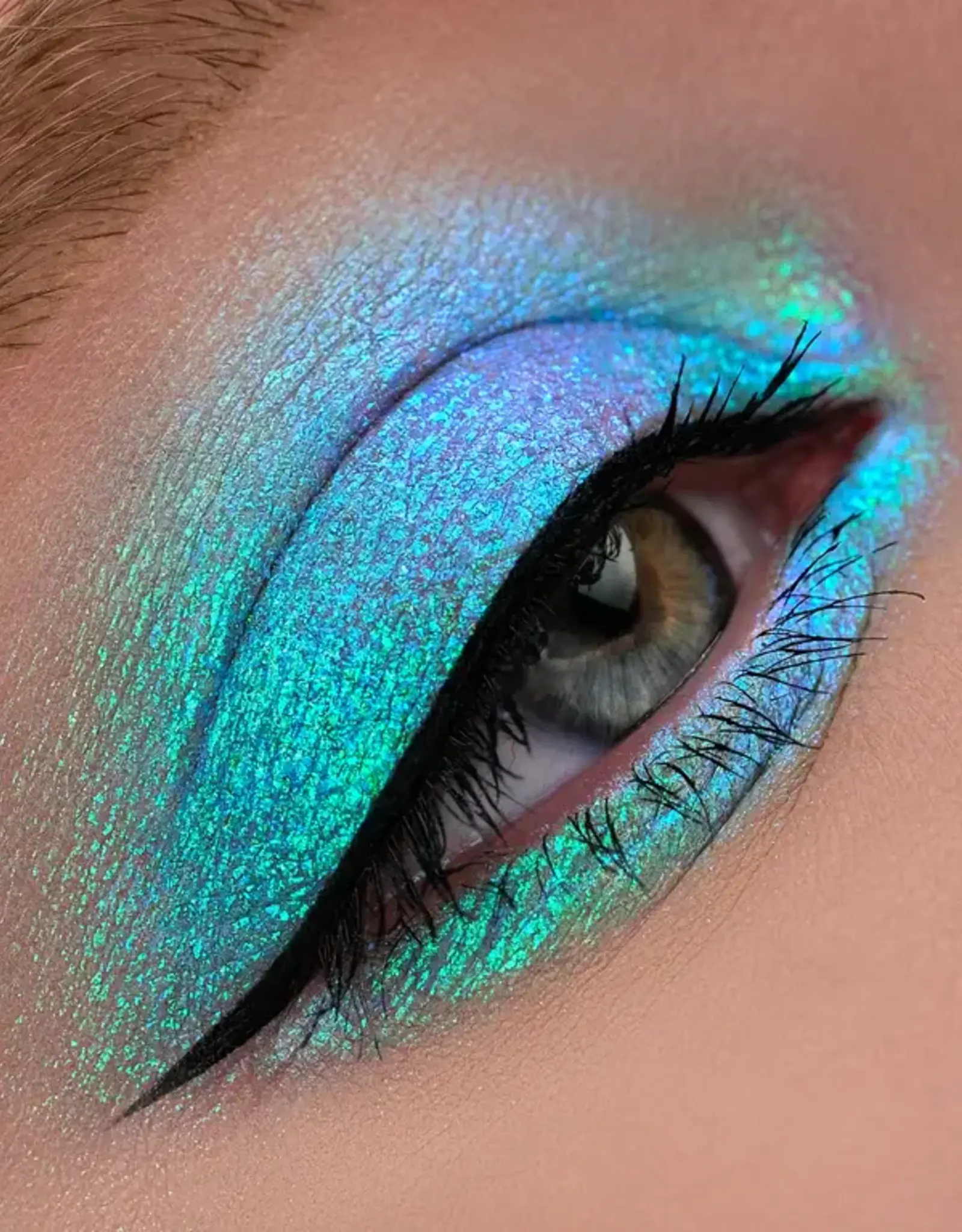 karla cosmetics Clever Clogs Opal Moonstone Multichrome Loose Eyeshadow