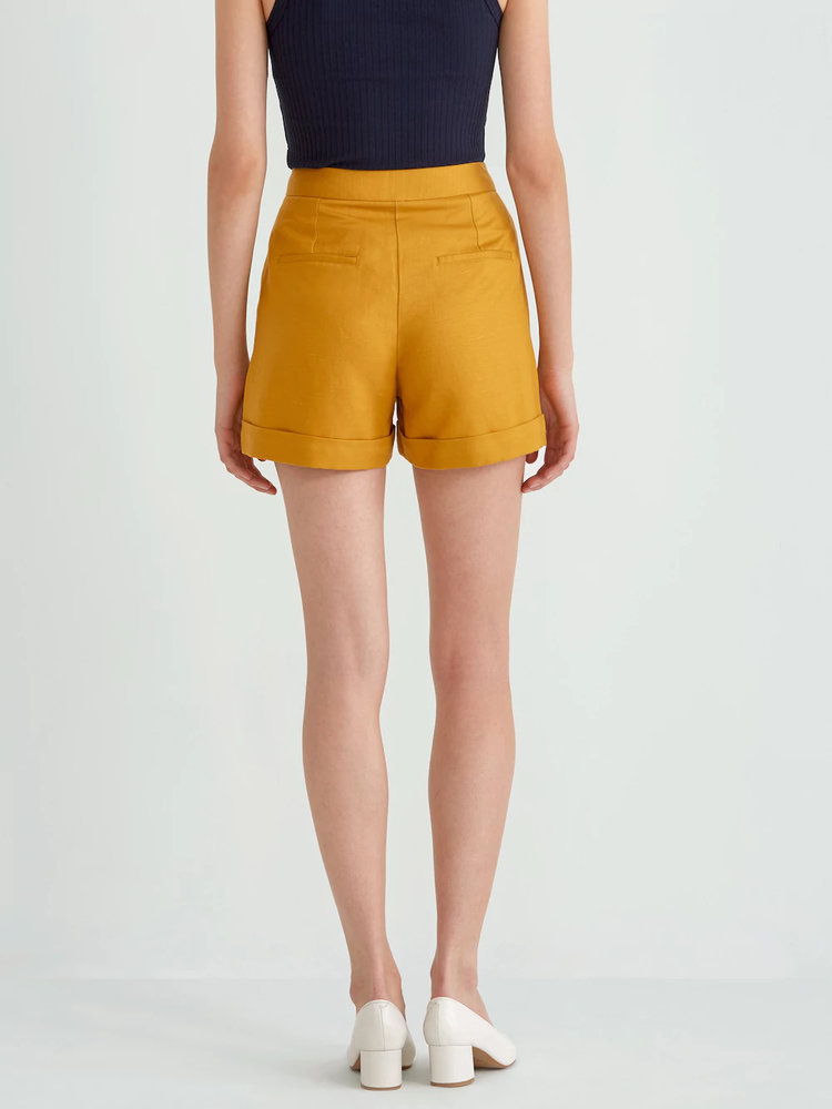 Front Pleated Linen Blend Short in Dark Honey