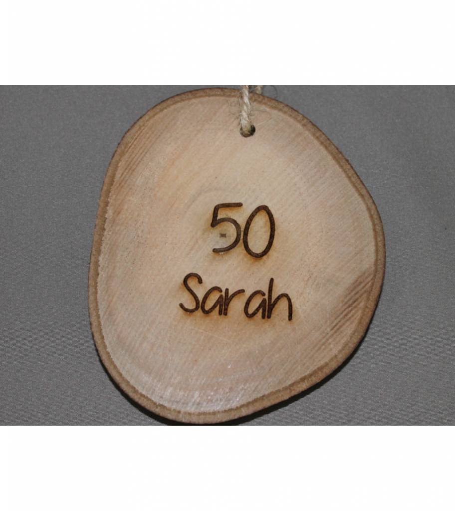 Houten cadeaulabel &quot;Sarah 50&quot; Just Give It