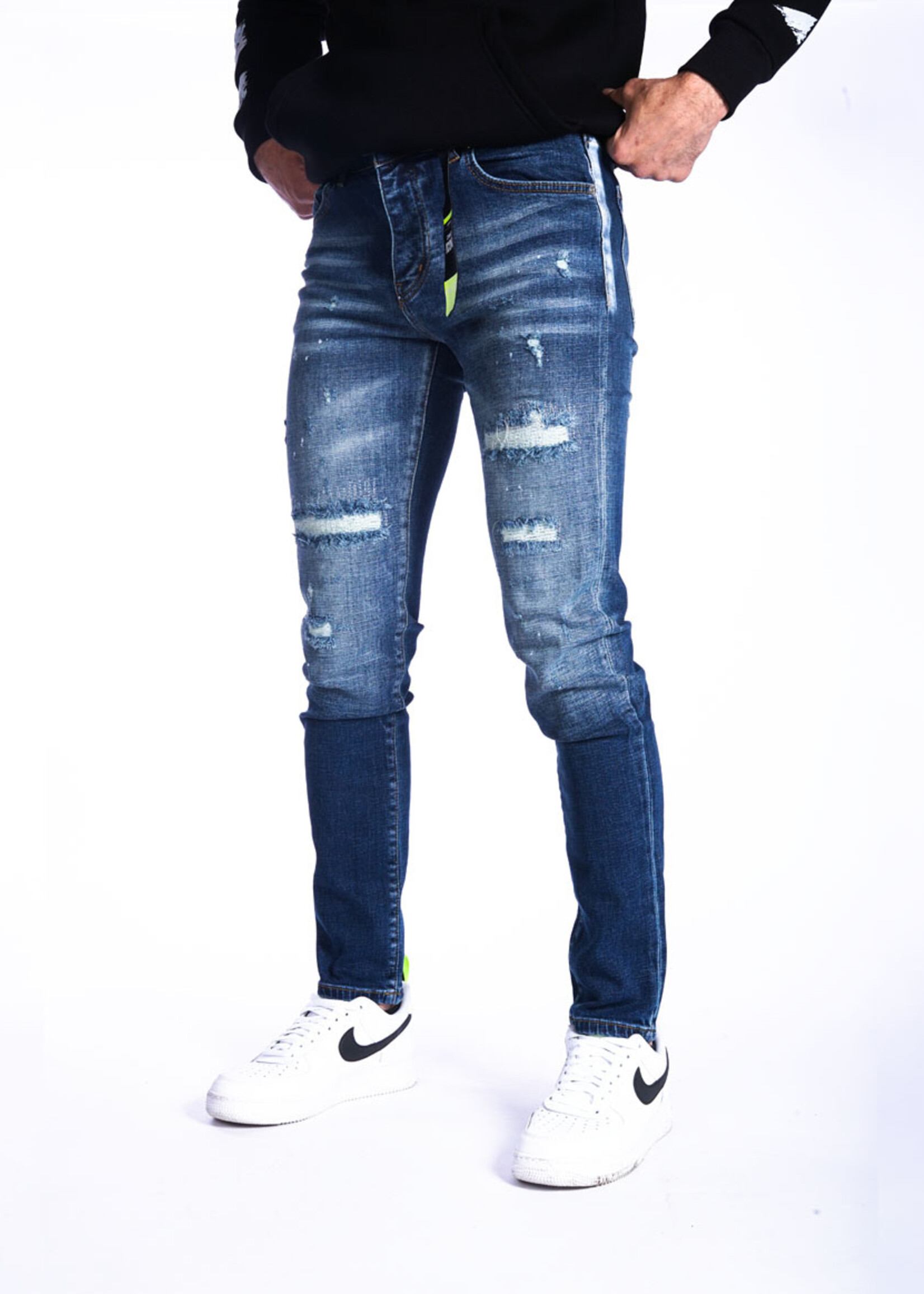 Jeans met scheuren - blauw