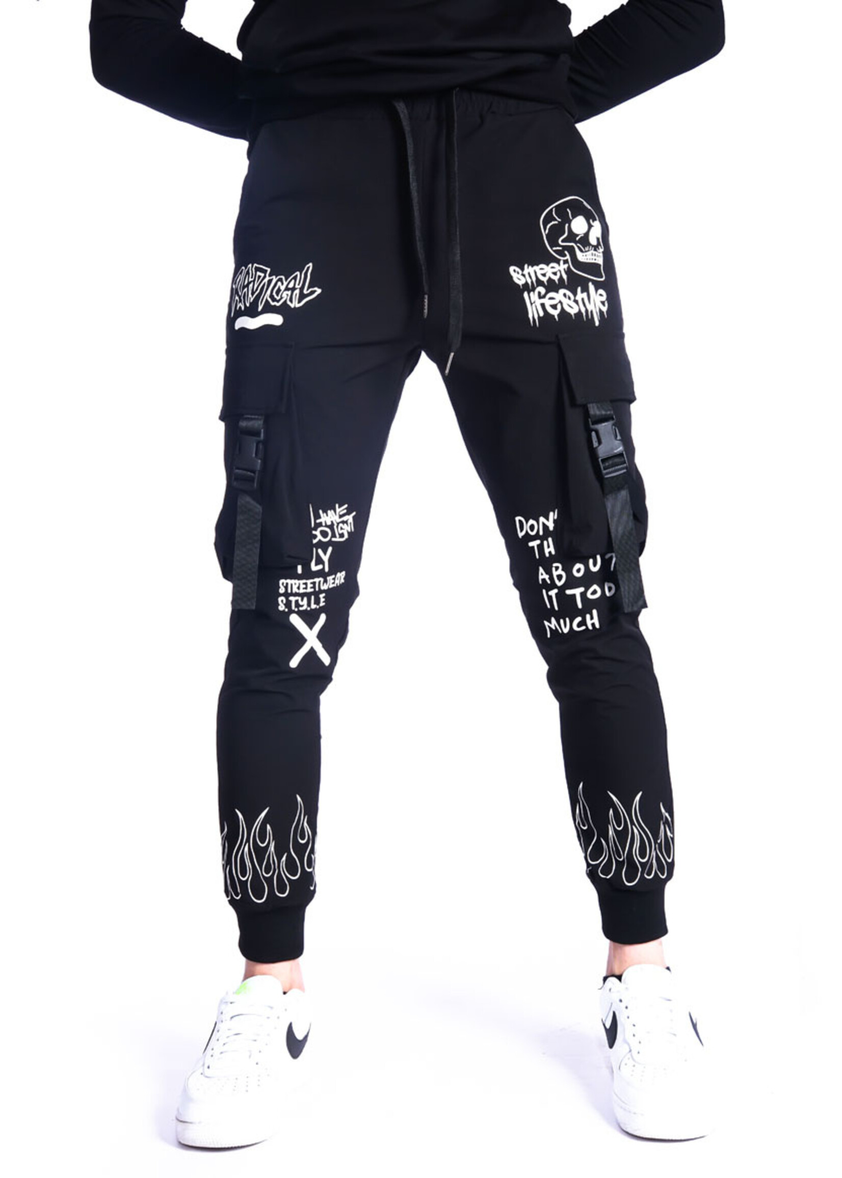 Cargobroek Street lifesyle BLACK