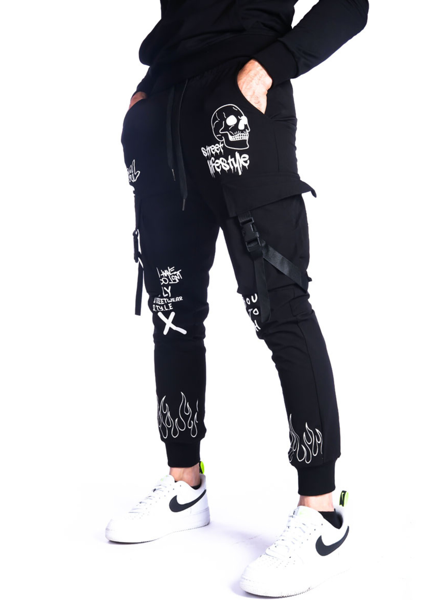 Cargobroek Street lifesyle BLACK