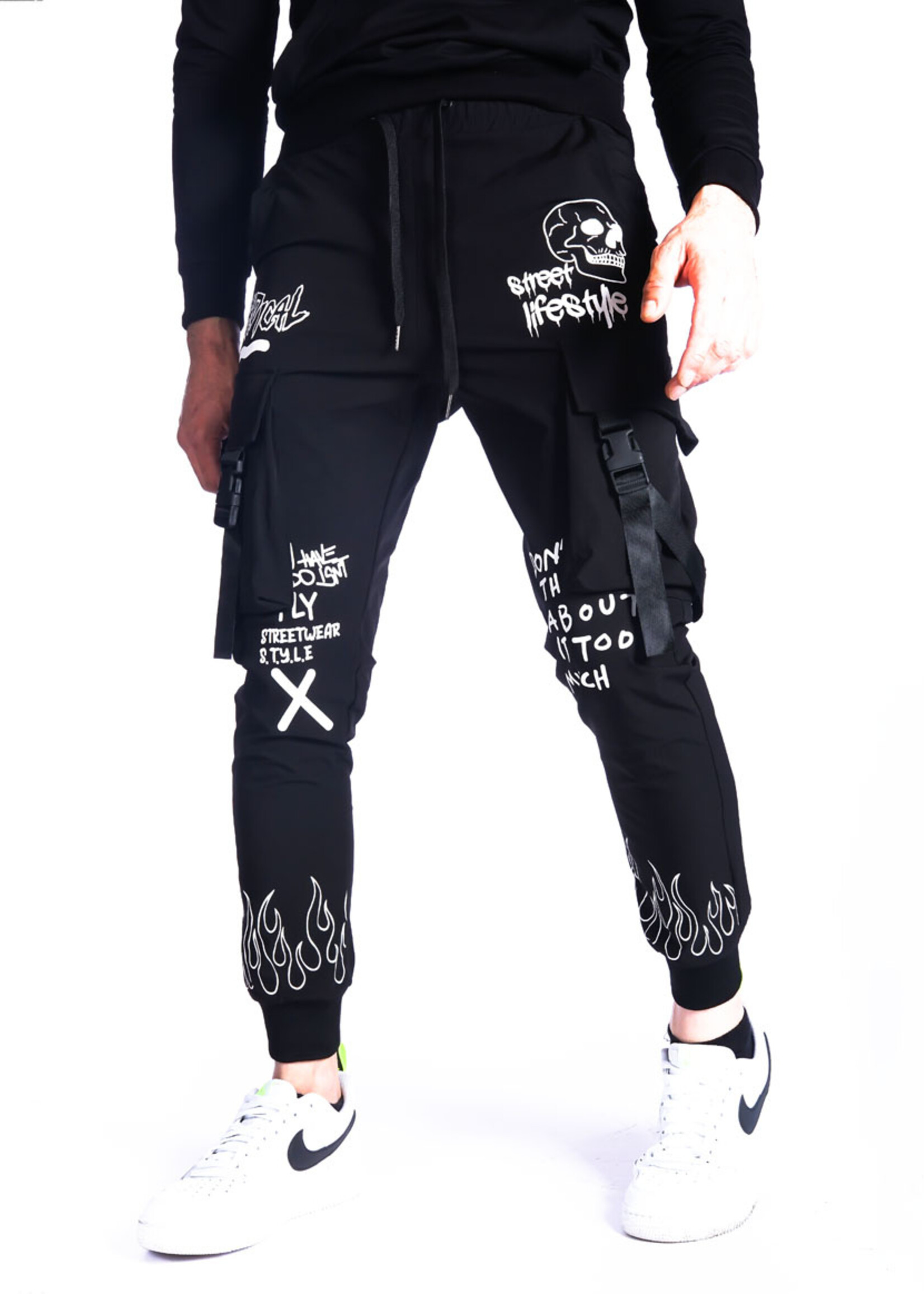 Cargobroek Street lifesyle BLACK