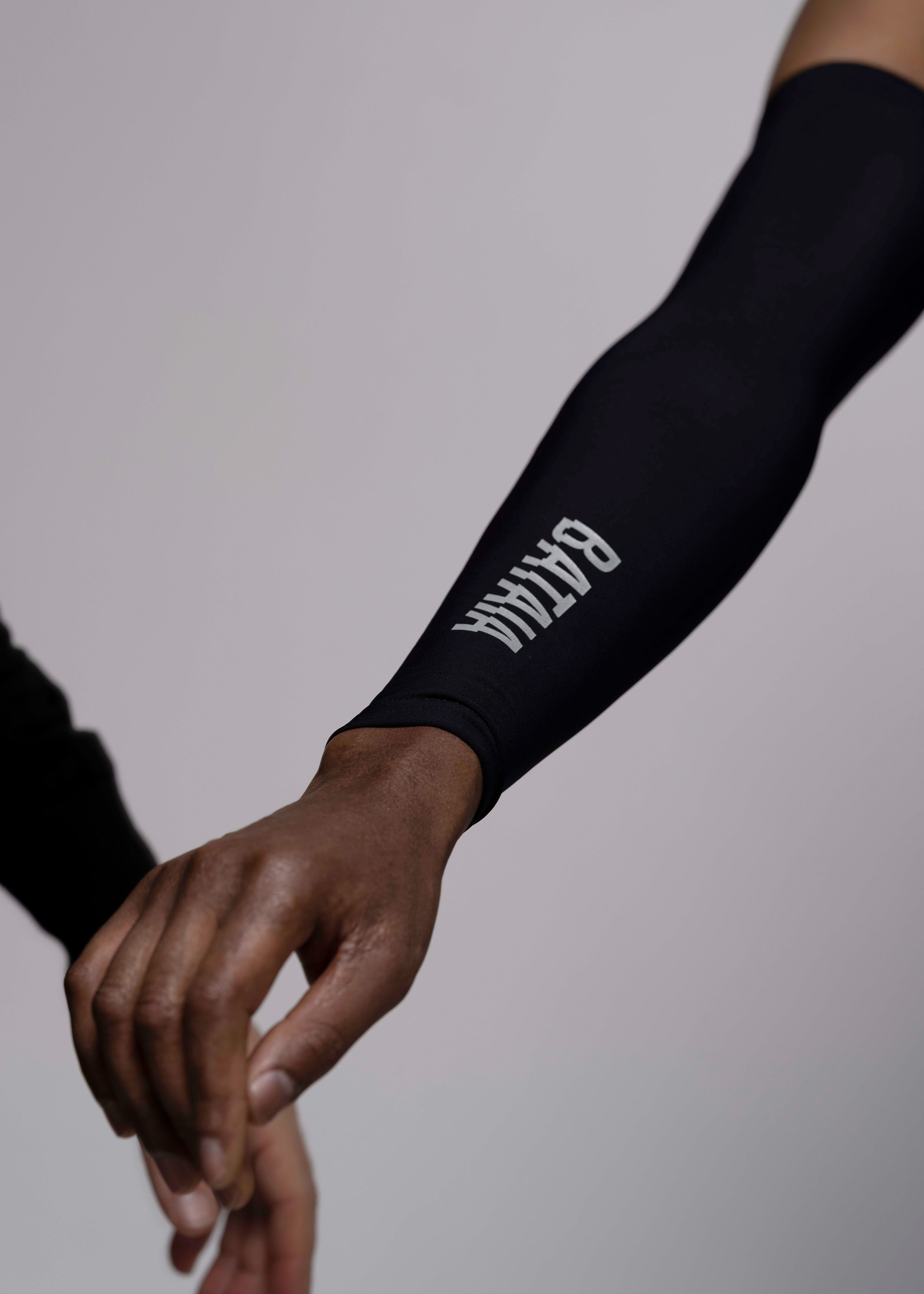 Bataia Until the Light Takes us - Arm Warmers