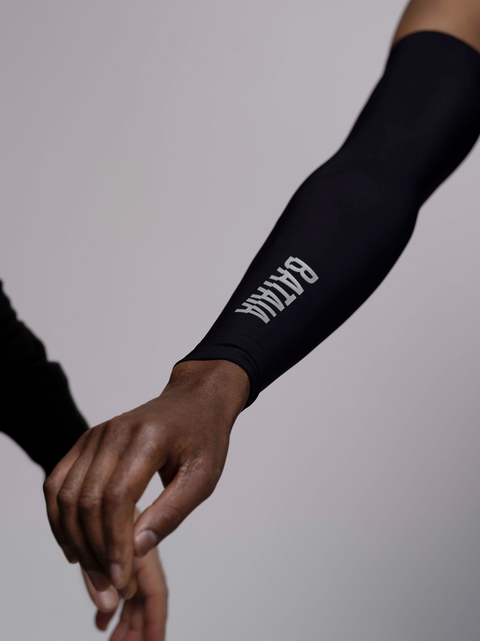 Bataia Until the Light Takes us - Arm Warmers
