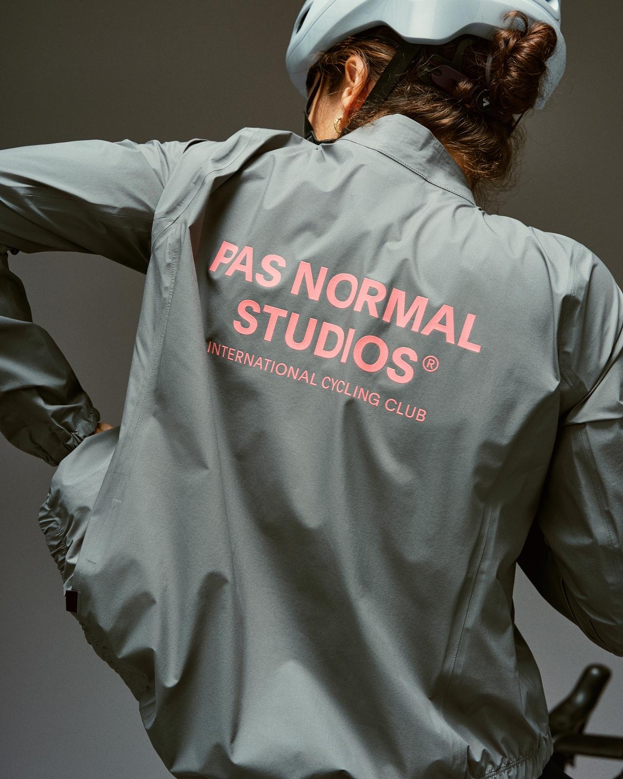 Pas Normal Studios Women's Mechanism Rain Jacket - Medium Grey
