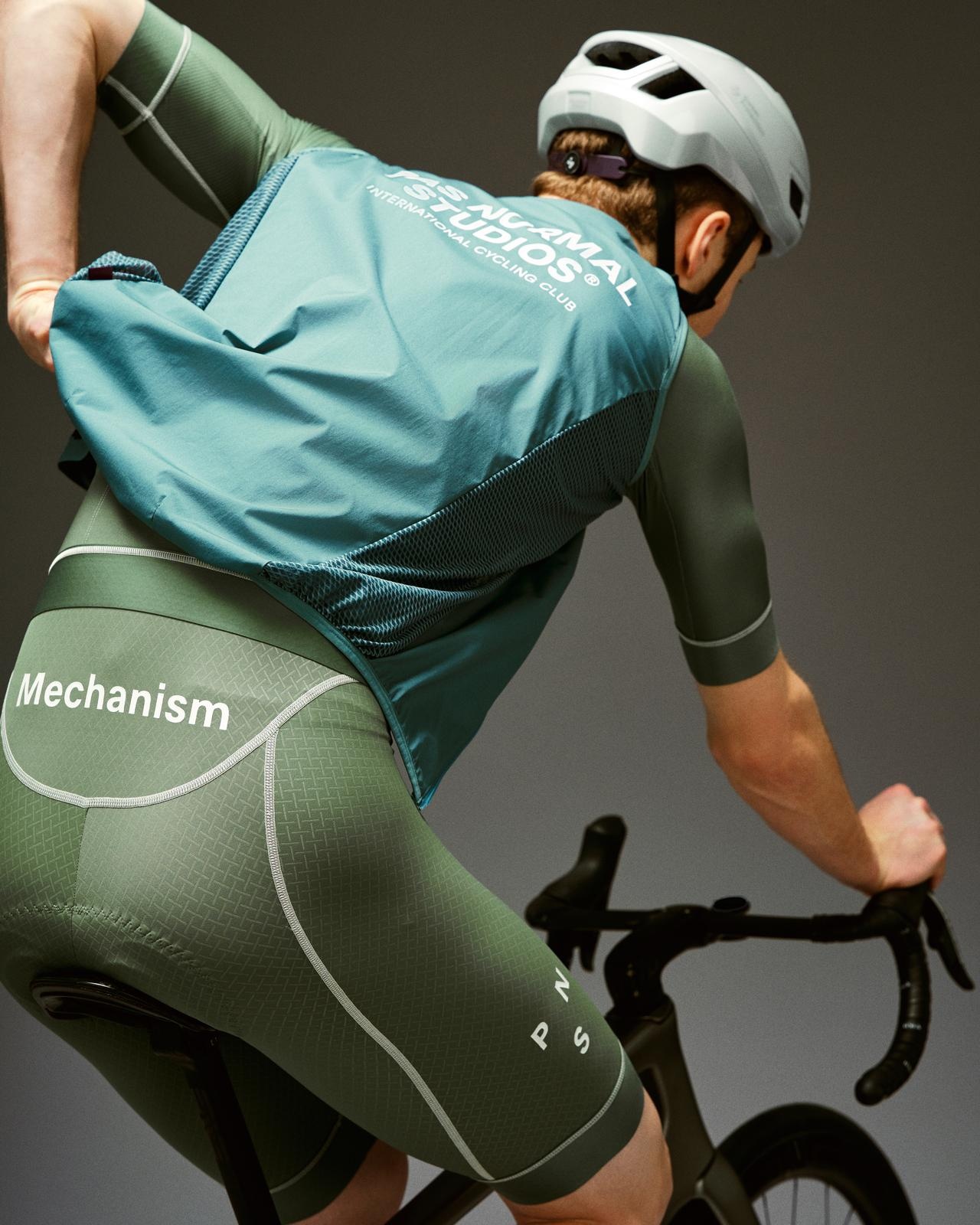 Pas Normal Studios Mechanism Stow Away Gilet - Grey Teal