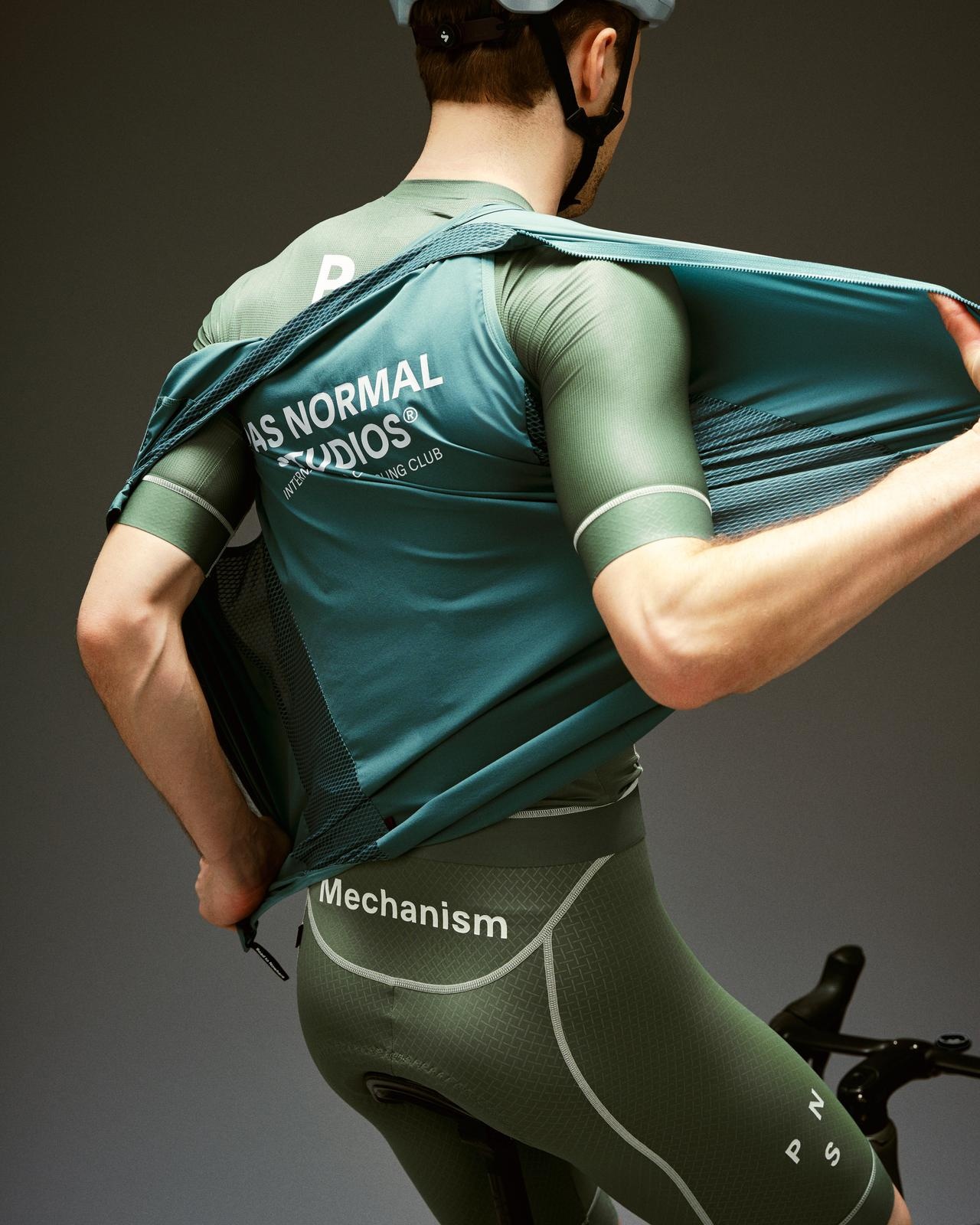 Pas Normal Studios Mechanism Stow Away Gilet - Grey Teal