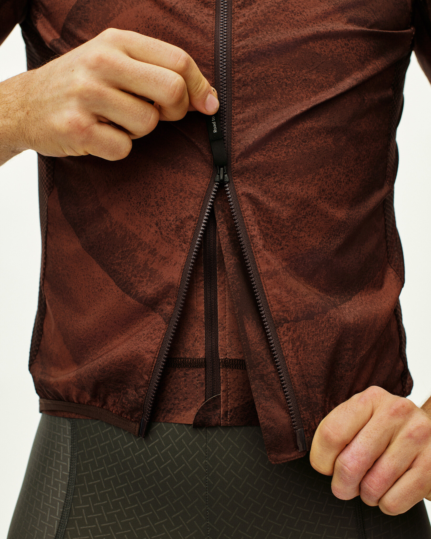 Pas Normal Studios Mechanism Stow Away Gilet - AOP Light brown