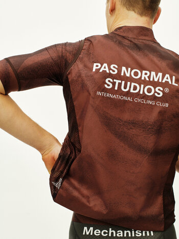 Pas Normal Studios Mechanism Stow Away Gilet - AOP Light brown