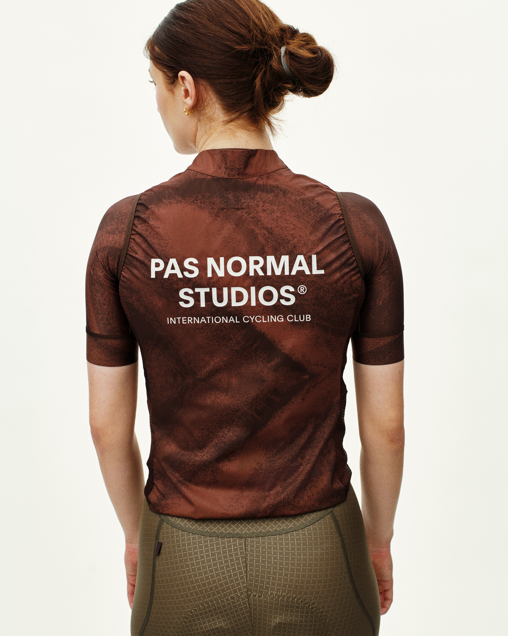 Pas Normal Studios Women's Mechanism Stow Away Gilet - AOP Light brown
