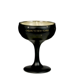 My flame Lifestyle Sojakaars | Champagne glas| Cheers to New Years | winter wood | My Flame