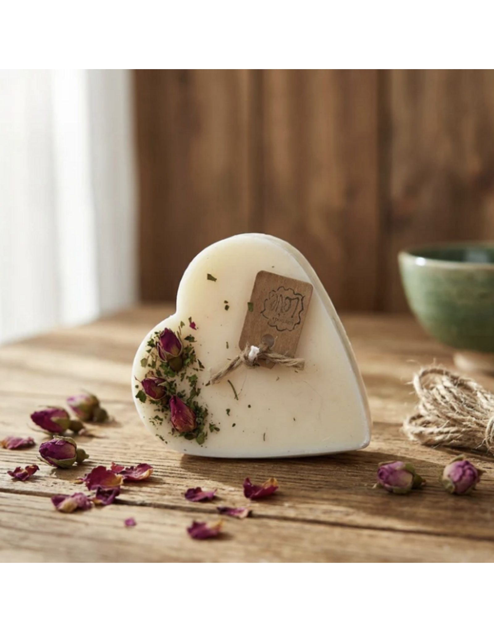 Beauty Scents geurkaarsen Soja geurkaars in hartvorm S | met rozen knoppen | Beauty Scents