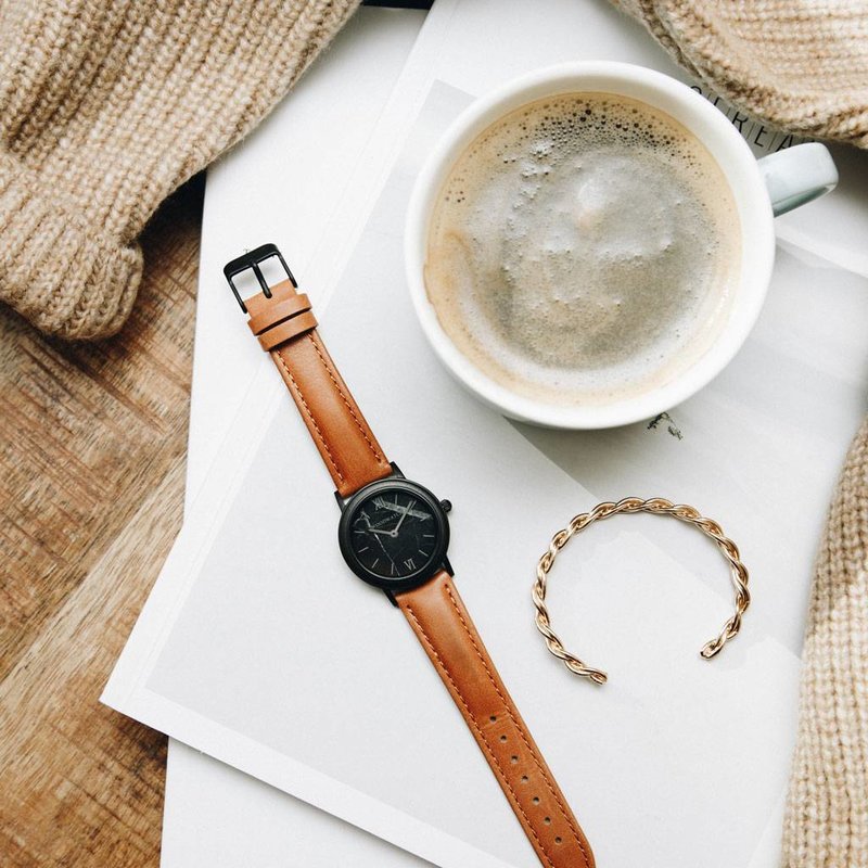 A combination of unique materials with a minimal design to create a timeless look. Each design features a combination beautifully grained wood and genuine leather straps. Inspired by todays women around the world, the globetrotter, the traveller, the entr