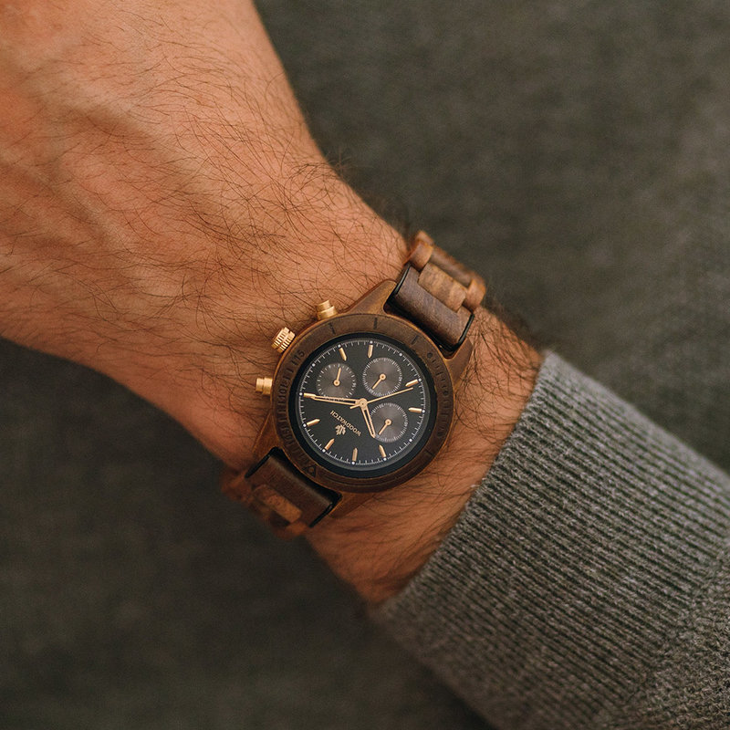 The CHRONUS Cosmic Night features a classic SEIKO VD54 chronograph movement, scratch resistant sapphire coated glass and stainless steel enforced strap links. The watch is made of black sandalwood and has a black dial with golden details. Handcrafted to p