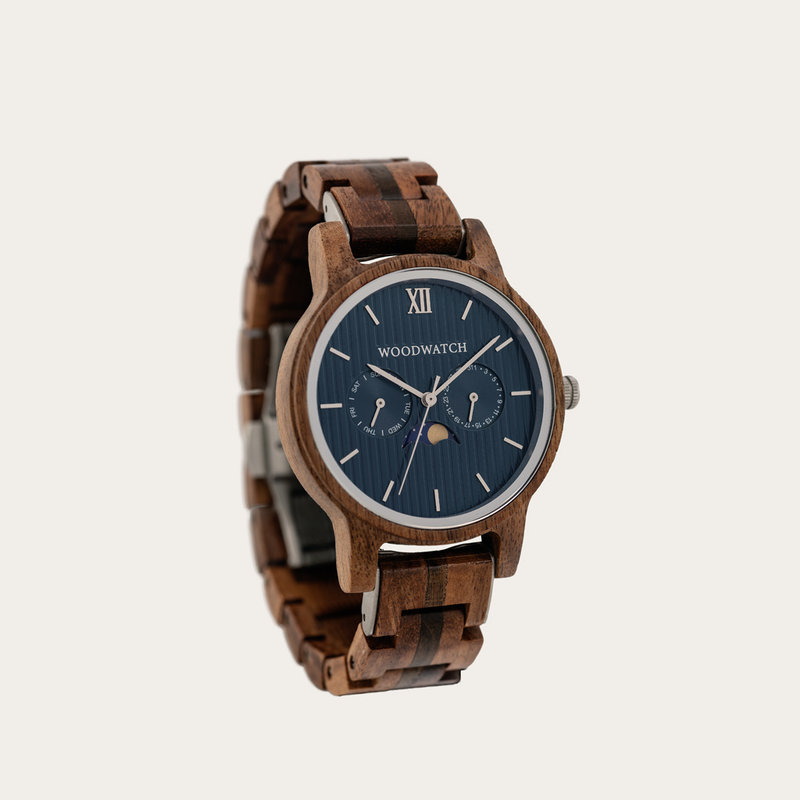 The CLASSIC Collection rethinks the aesthetic of a WoodWatch in a sophisticated way. The slim cases give a classy impression while featuring a unique a moonphase movement and two extra subdials featuring a week and month display. The CLASSIC Typhoon is ma