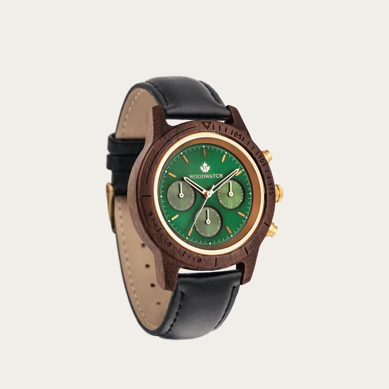 Emerald Gold Jet features a classic SEIKO VD54 chronograph movement, scratch resistant sapphire coated glass and jet strap. Made from American Walnut Wood and handcrafted to perfection. The watch is available with a wooden strap or a leather strap.