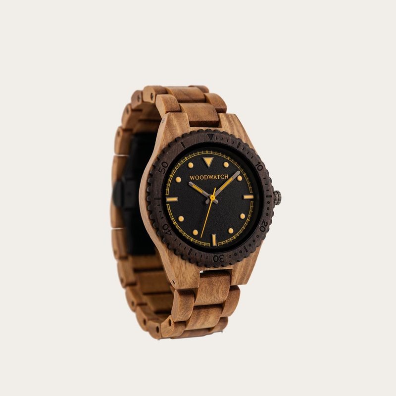 The Forester collection breathes nature and simplicity. Experience true freedom with the FORESTER Yellowstone, featuring a slim 40mm diameter case, black dial and unique yellow details. Made from Green Sandalwood, this watch is a perfect companion to ever