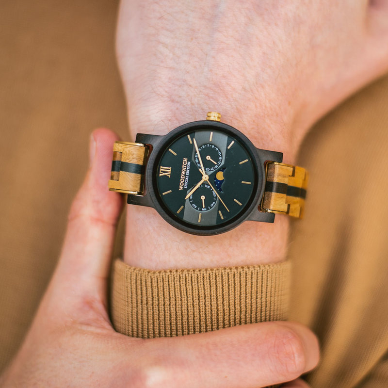 Now available in limited availability - our CLASSIC Special Edition. Made by hand from a unique combination of Green and Black Sandalwood from South America and East Africa and featuring golden details. Only 100 pieces are available. Each watch is uniquel