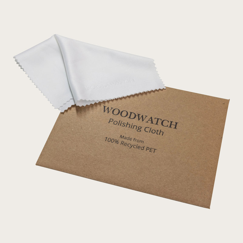 This luxury cloth made of recycled plastic will effortlessly remove marks from your WoodWatch, jewellery and (sun)glasses to restore the shine and make it look as new.