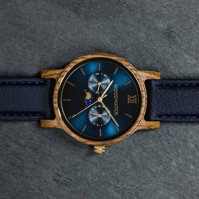 The CLASSIC Collection rethinks the aesthetic of a WoodWatch in a sophisticated way. The slim cases give a classy impression while featuring a unique a moonphase movement and two extra subdials featuring a week and month display. The CLASSIC Sailor is mad