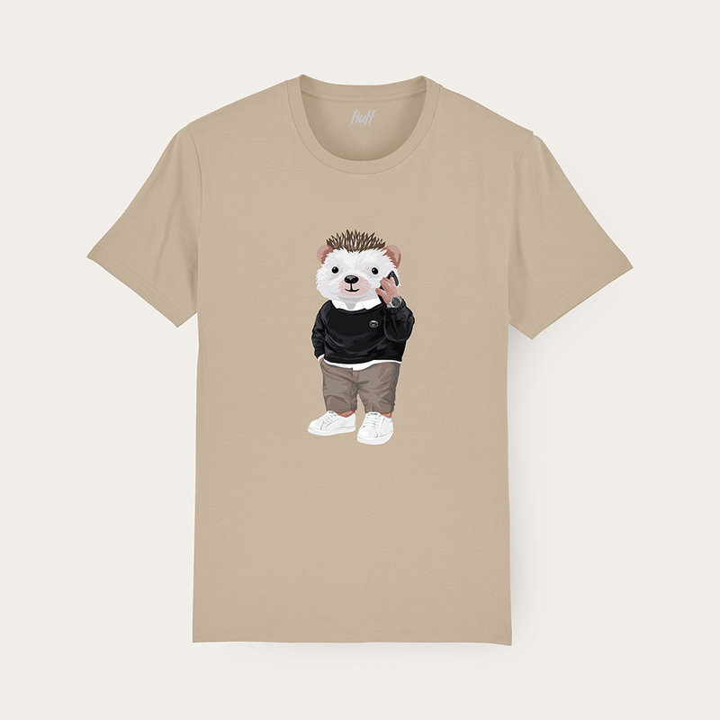 Soft unisex short-sleeved t-shirt with a round neck, made of 100% organic cotton and featuring a full body Harvey.