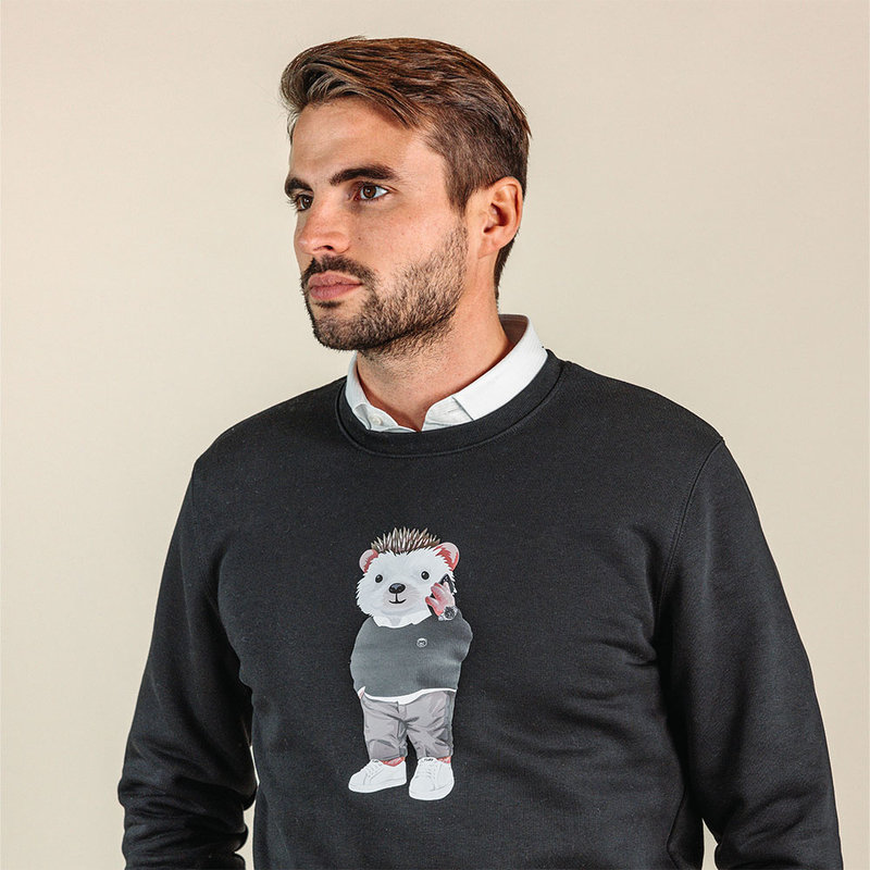 Soft unisex long-sleeved sweater with a round neck. Made of 85% organic cotton and 15% recycled polyester, featuring a full body Harvey print.