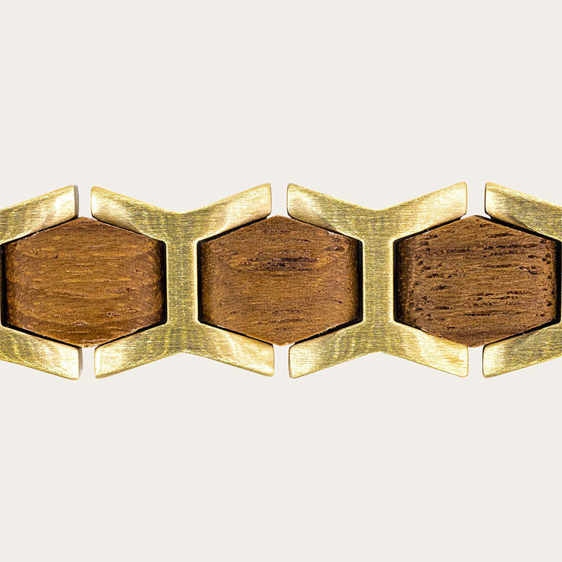 Wood and steel fusion bracelet with 13mm wide links. Pair it with a watch or wear it by itself. Comes in an engraveable wooden box.