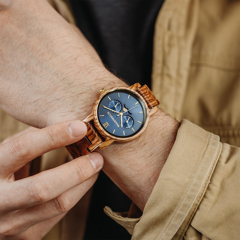 The CLASSIC Collection rethinks the aesthetic of a WoodWatch in a sophisticated way. The slim cases give a classy impression while featuring a unique a moonphase movement and two extra subdials featuring a week and month display. The CLASSIC Sailor is mad