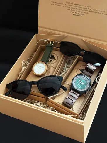 Gift Boxes - WoodWatch display picture 3