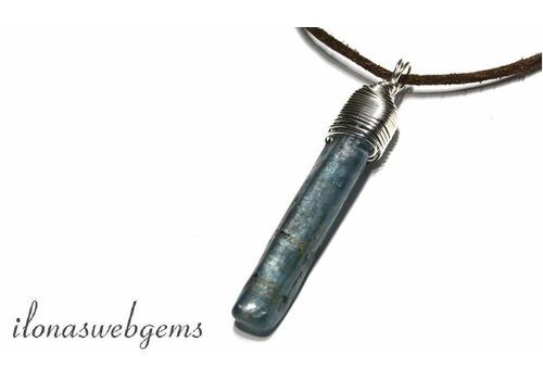 Inspiration wrappen Kyaniet pendant with Silverdraad