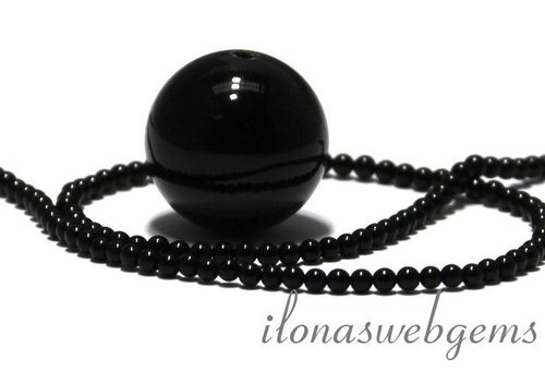 Onyx beads around mini about 2mm
