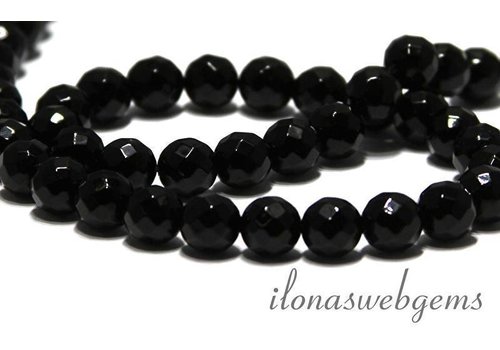 Onyx beads faceted around 4mm