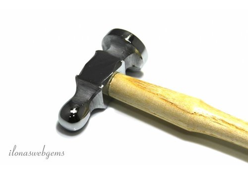 Hammer mit Holzgriff