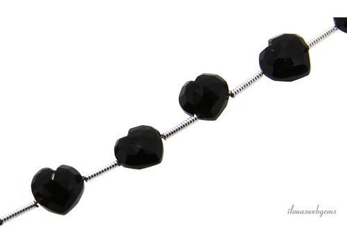 Onyx beads hearts faceted about 8x9mm