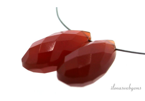 1 paar Cornalijn druppels ca. 16x8mm