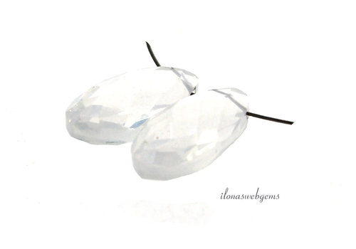 1 paar druppels shieldshape  Rock Crystal ca 12x8mm